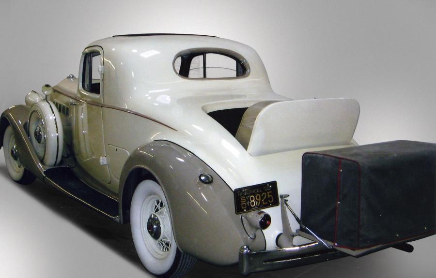  Packard Super Eight 2-4-Passenger Coupe 1936 года  (фото 3 из 3)